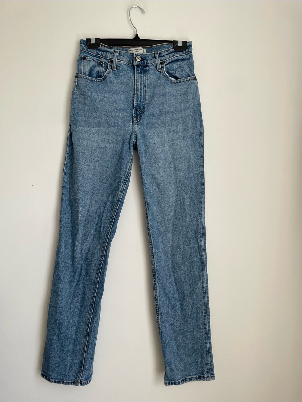 Abercrombie & Fitch High Rise 90s Straight Jeans Size 4 Long Light Wash